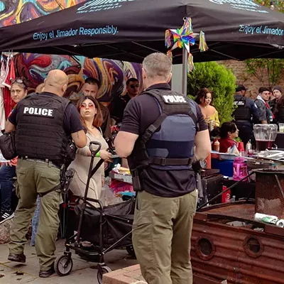 Image: Detroit police scrutinized for heavy-handed tactics at Cinco de Mayo festival