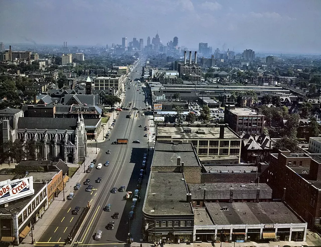 Modern-day paved roads Detroit played a significant role in the development of paved roads in the United States as one of the first cities to experiment with paving roads using materials like brick, concrete, and asphalt. In 1909, a mile of Woodward Avenue from Six Mile to Seven Mile was converted to concrete, which helped pioneer road construction and paving techniques nationwide.