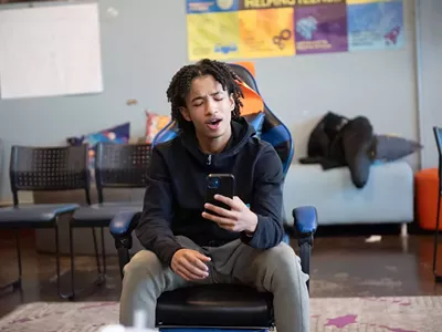 As part of celebrating its 20th anniversary, Teen HYPE is presenting the stage play Strung, a production centered on the manipulative layers of social media.