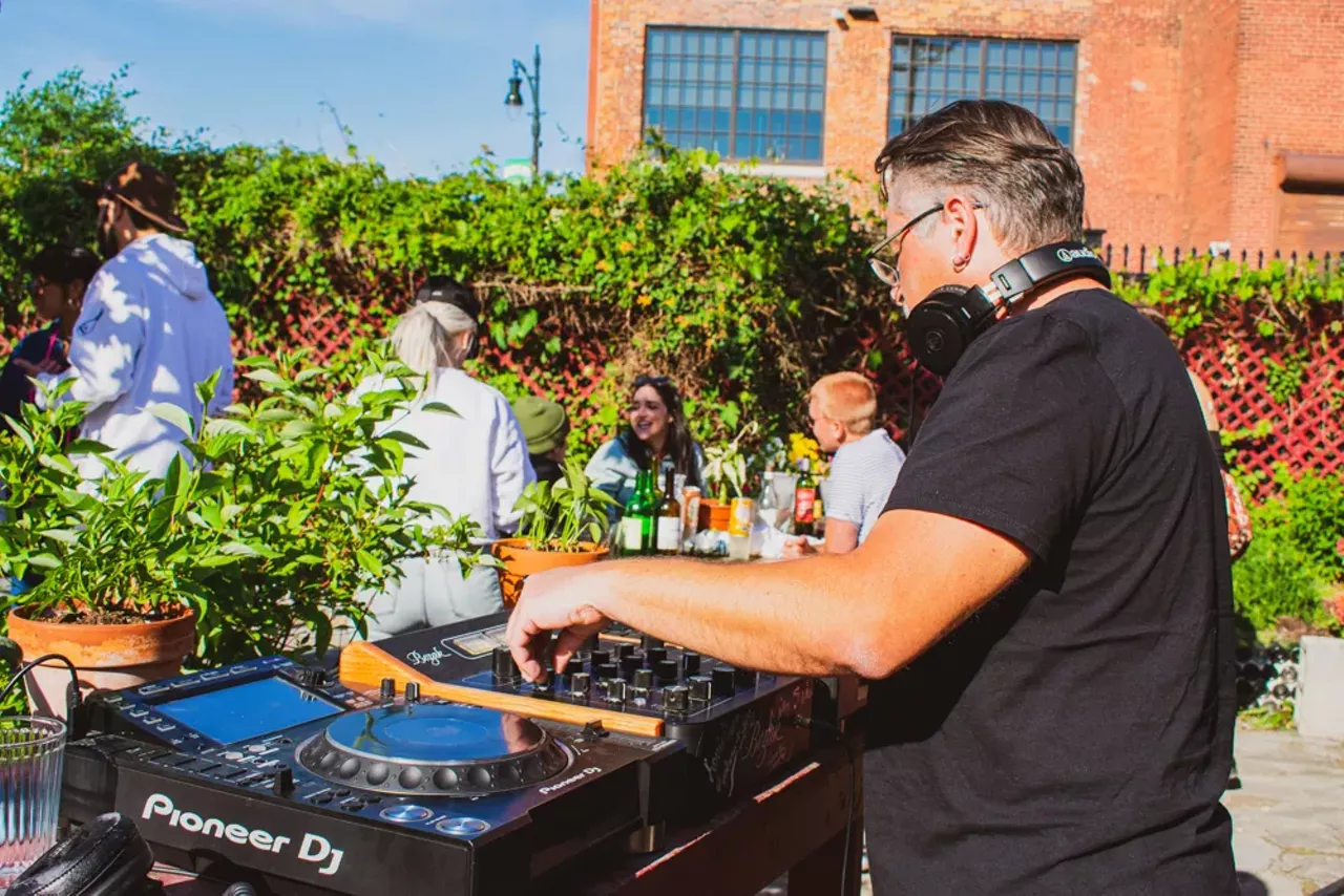 Image: Everyone we saw partying in Detroit during the daytime Memorial Day weekend