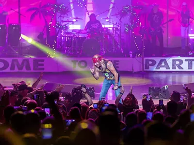 Image: Everything we saw at Bret Michaels’s ‘Parti-Gras 2.0’ tour