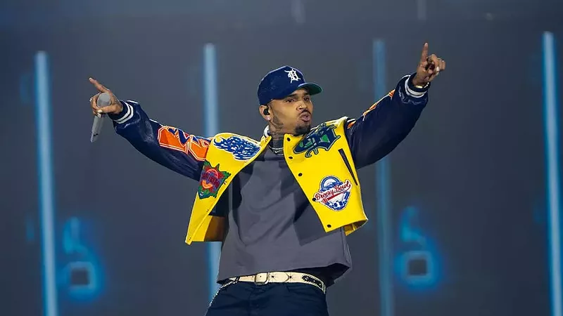 Image: Everything we saw at the first of Chris Brown’s back-to-back Detroit shows