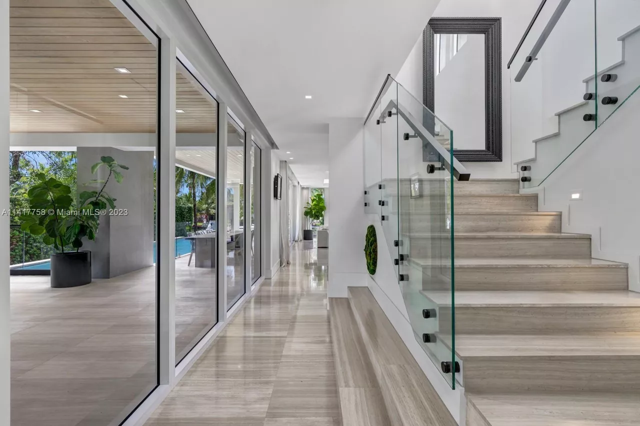 Former Michigan basketball player’s former Miami Beach mansion is up