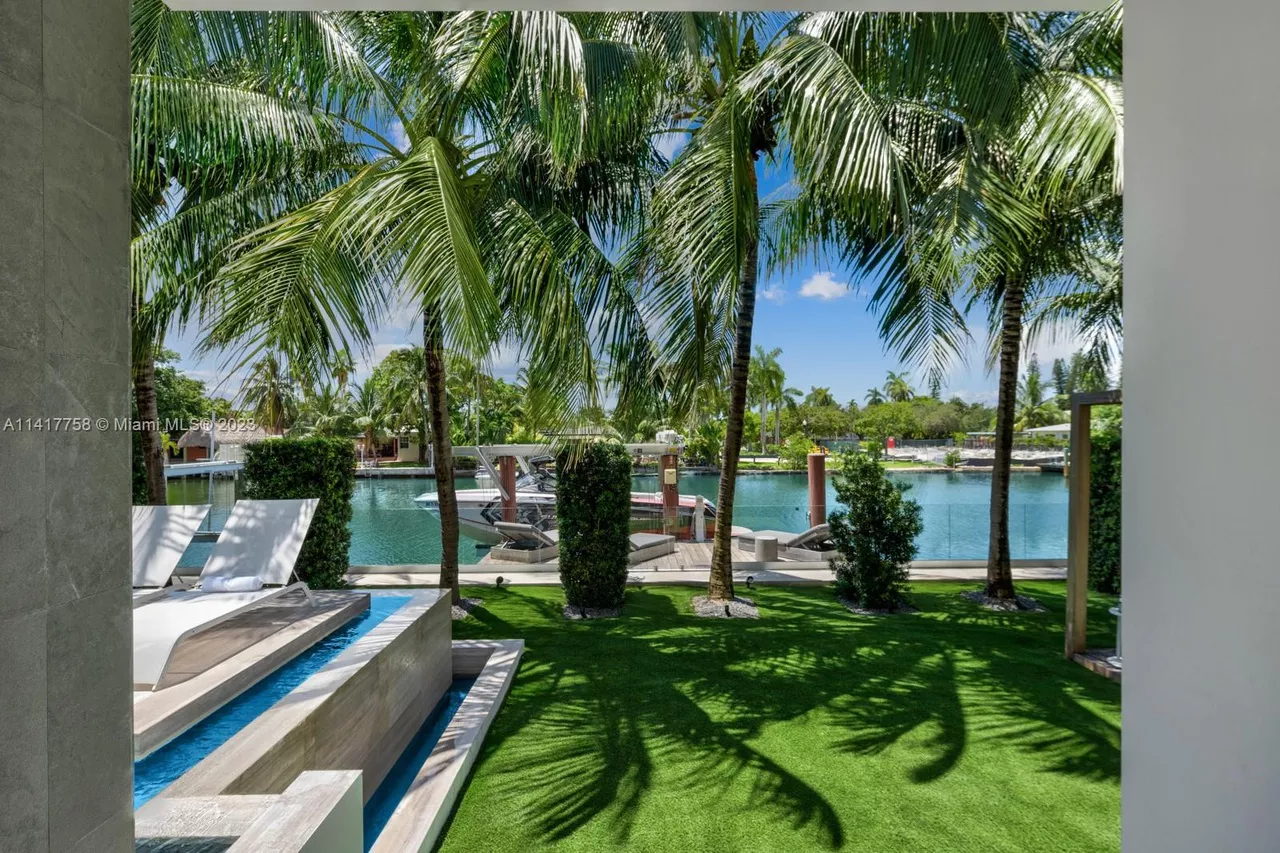 Image: Former Michigan Wolverine basketball player’s former Miami Beach mansion is up for sale