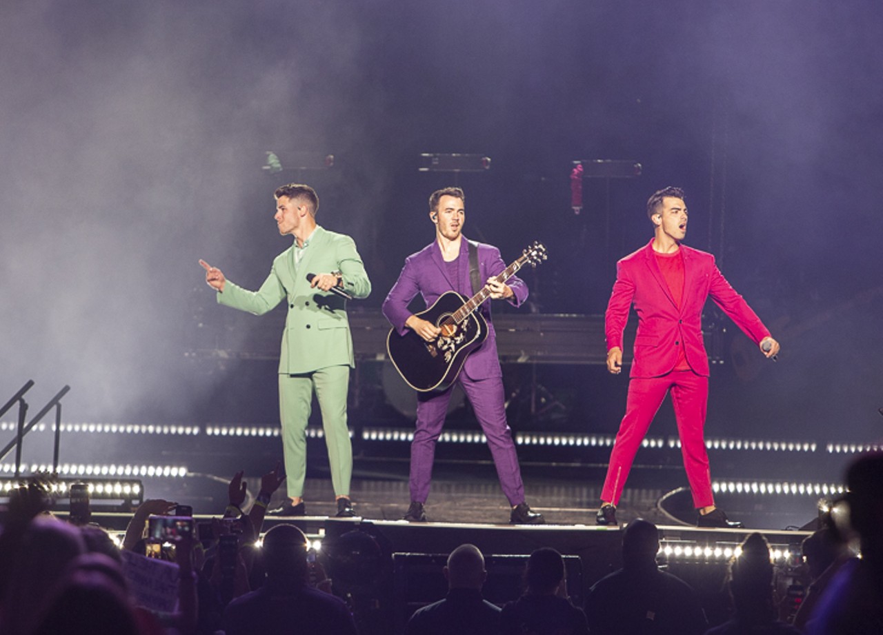 Jonas Brothers cover their own eras at Little Caesars Arena – The