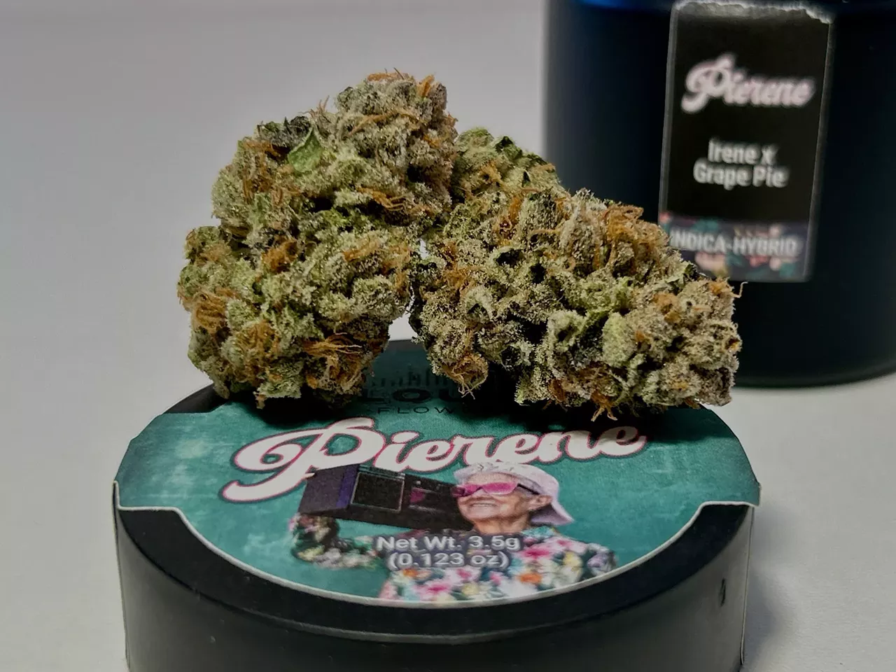 PieRene is a well-balanced hybrid that combines Irene and Grape Pie.