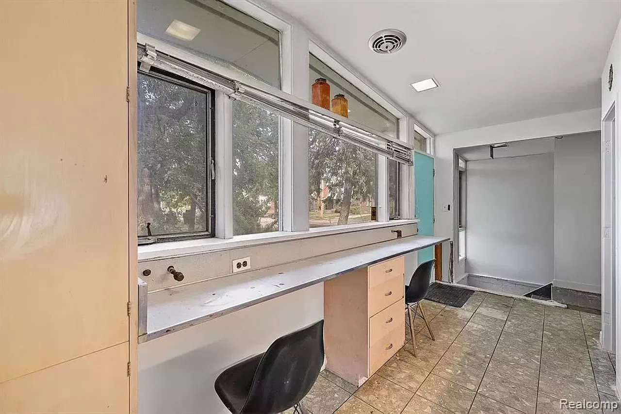 Image: Humble former Detroit dentist office designed by World Trade Center architect Minoru Yamasaki is for sale for $95k