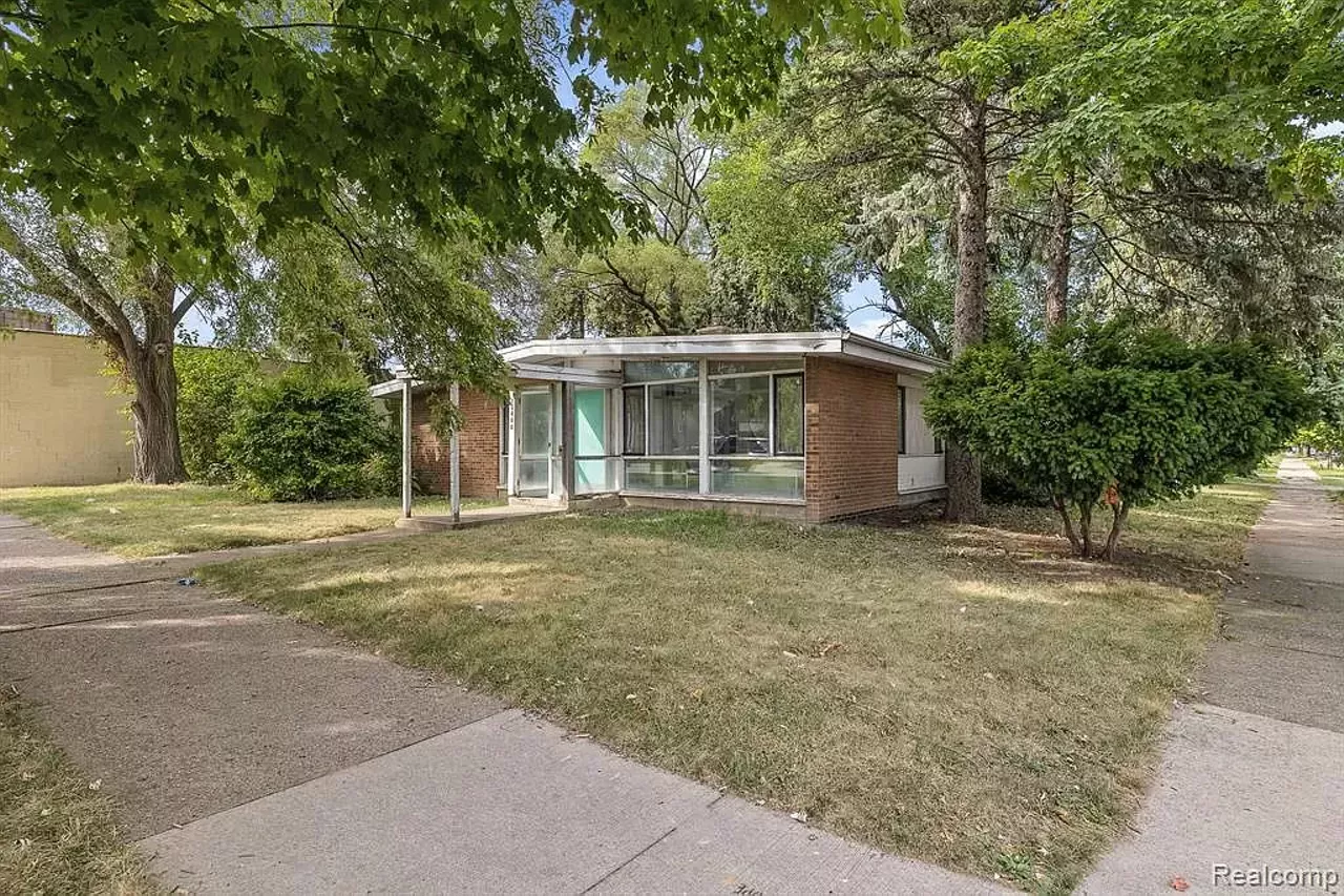 Image: Humble former Detroit dentist office designed by World Trade Center architect Minoru Yamasaki is for sale for $95k