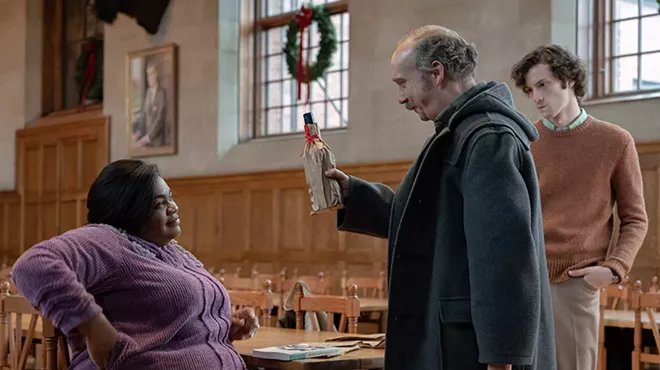 Mary Lamb (Da’Vine Joy Randolph), Paul Hunham (Paul Giamatti) and Angus Tully (Dominic Sessa) are the lone residents of a prep school over Christmas break.