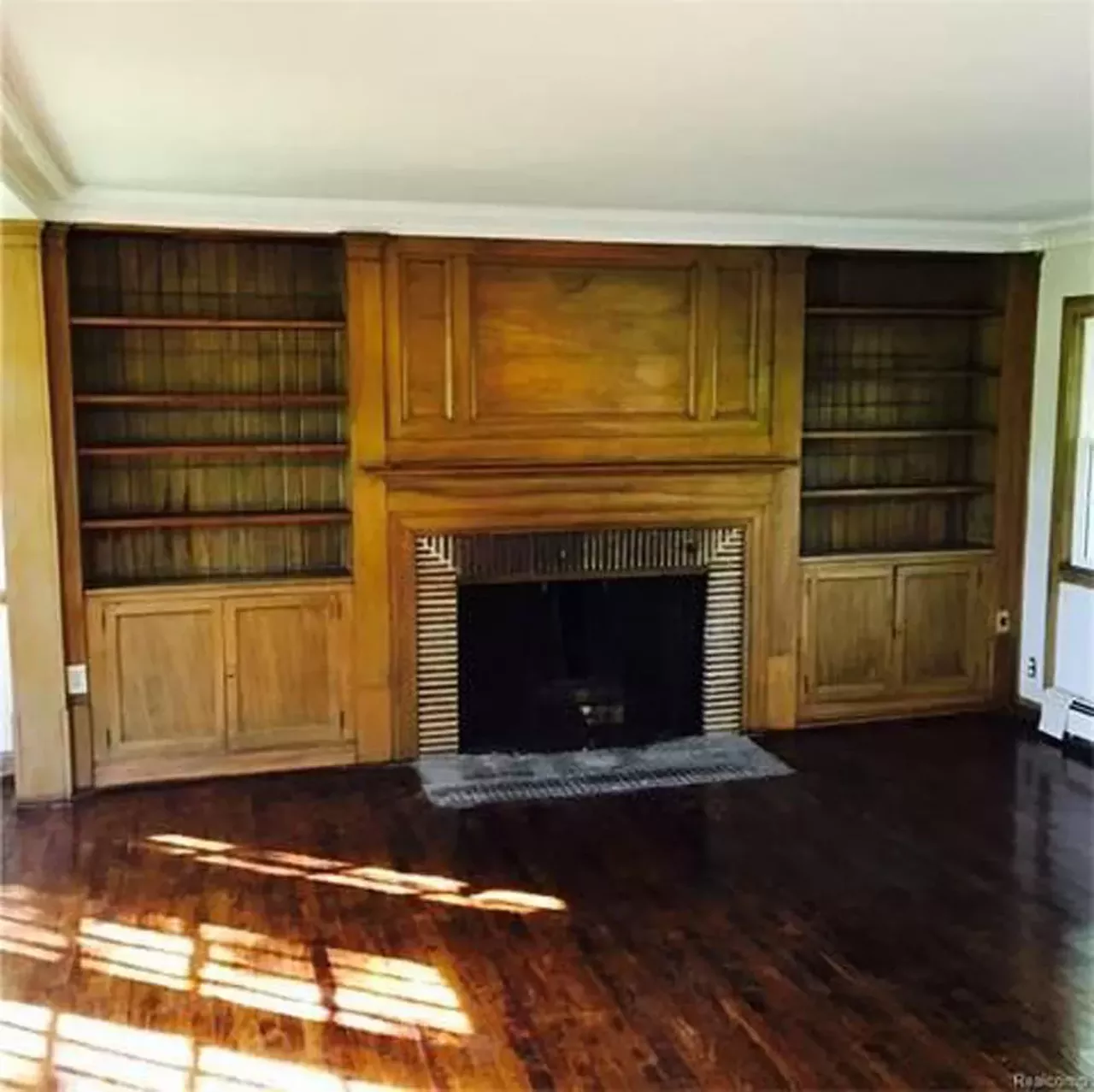 18910 Fairway Dr.,br> Asking price: $549,000 Beautiful hardwood floors, amazing landscape, and placed right on a golf course. Yep...we are there. Anyone have half a million they can lend?