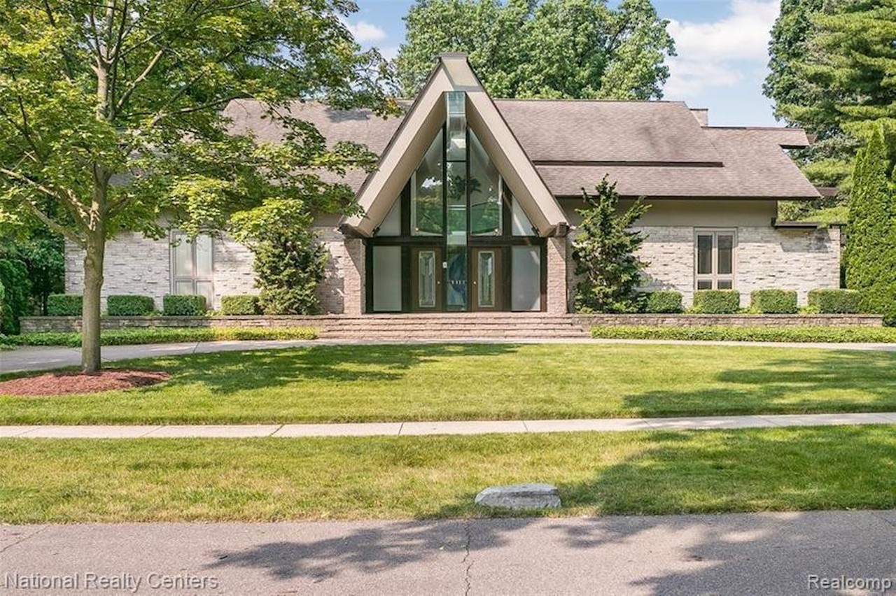 Kuzzo's owner and former Detroit Lion Ron Bartell puts Palmer Woods home on the market &#151;&nbsp;let's take a tour