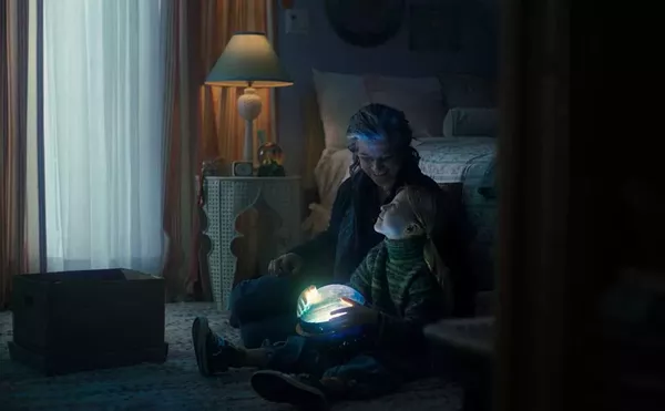 A TV spot for Expedia Travel shows a woman and her granddaughter playing with a toy that simulates the Northern Lights.