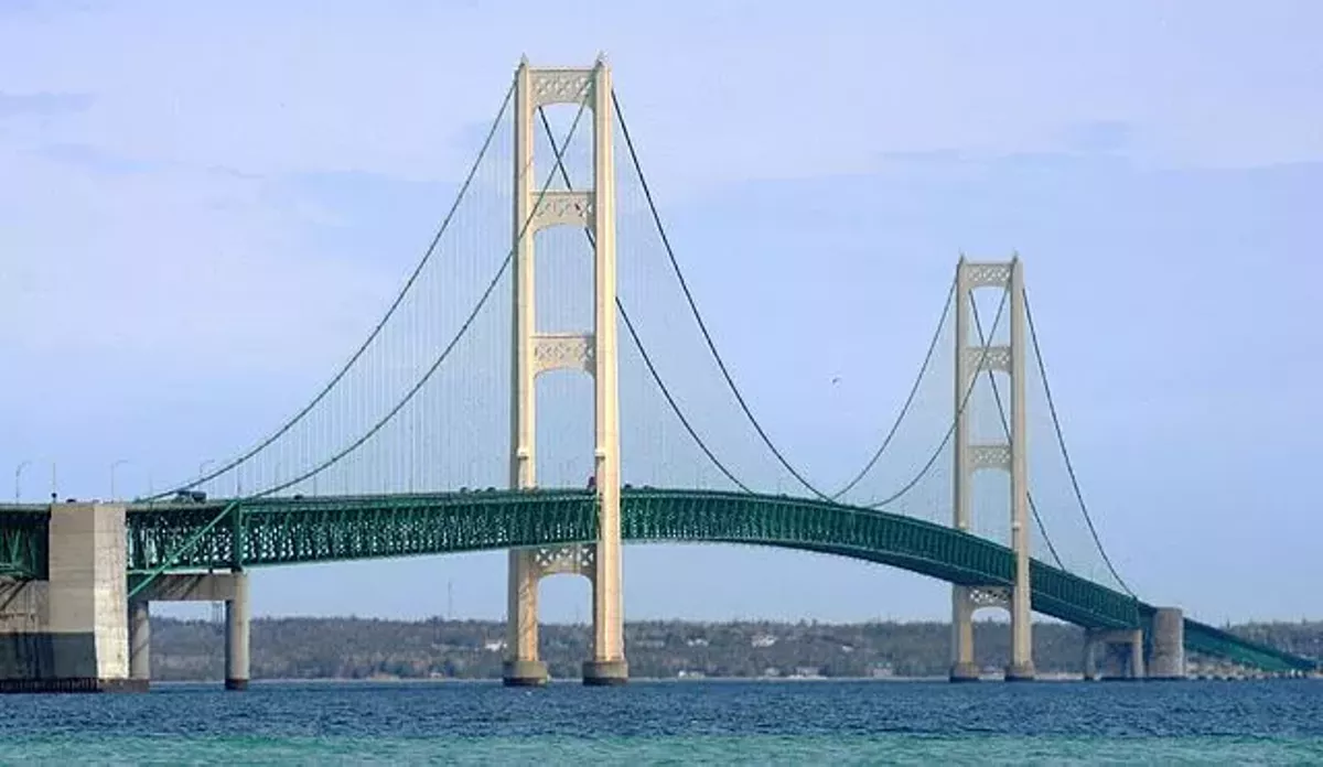 Image: The Line 5 pipeline sends oil and natural gas liquid through the Straits of Mackinac.