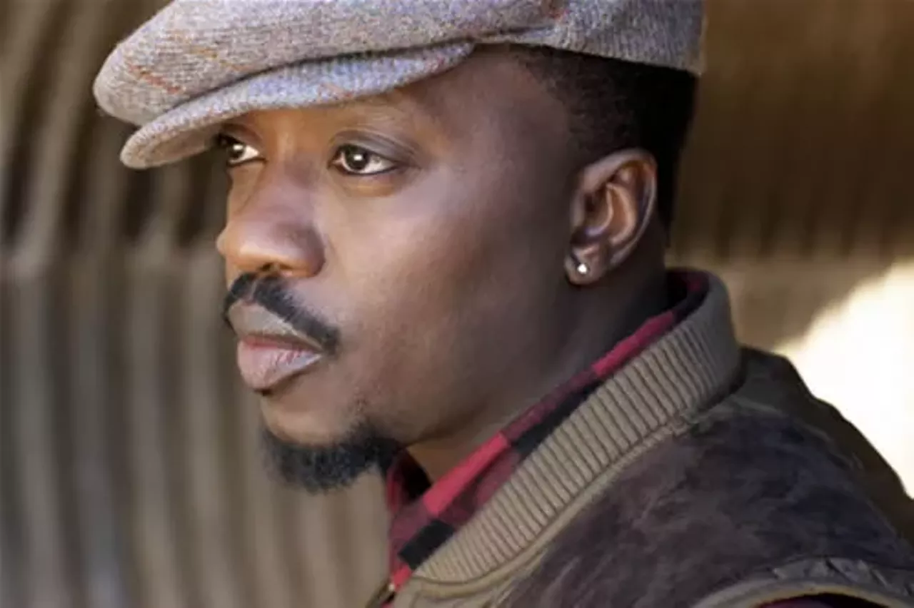 Friday, 4/22 Anthony Hamilton?and Fantasia @ Fox Theatre An R&B artist and an American Idol winner join forces this spring. Just recently releasing their fifth albums, Anthony Hamilton and Fantasia Barrino are sharing the stage from April to June. The Grammy Award-winning artists will perform hit singles and new tracks from their latest albums. Hamilton&#146;s album What I&#146;m Feelin&#146; just dropped on March 25. Providing an &#147;emotional cleanse&#148; for the musician, What I&#146;m Feelin&#146; features beautiful lyrics and soulful, emotional instrumentals &#151; both of which audiences can expect to see live throughout this tour. Season three Idol winner Barrino joins Hamilton, stepping back to the main stage after venturing on other career paths. The singer-turned-author, actress, and Broadway singer is set to release her fifth studio album later this year. Doors at 8 p.m.; 2211 Woodward Ave., Detroit; olympiaentertainment.com; Tickets start at $48.50.