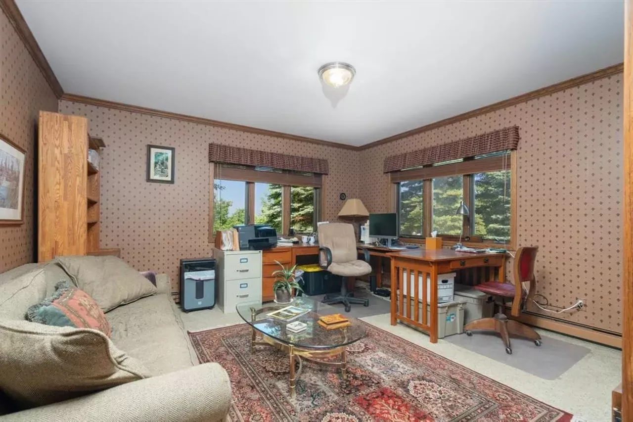 10343 E Hilltop Rd, Suttons Bay, MI 49682