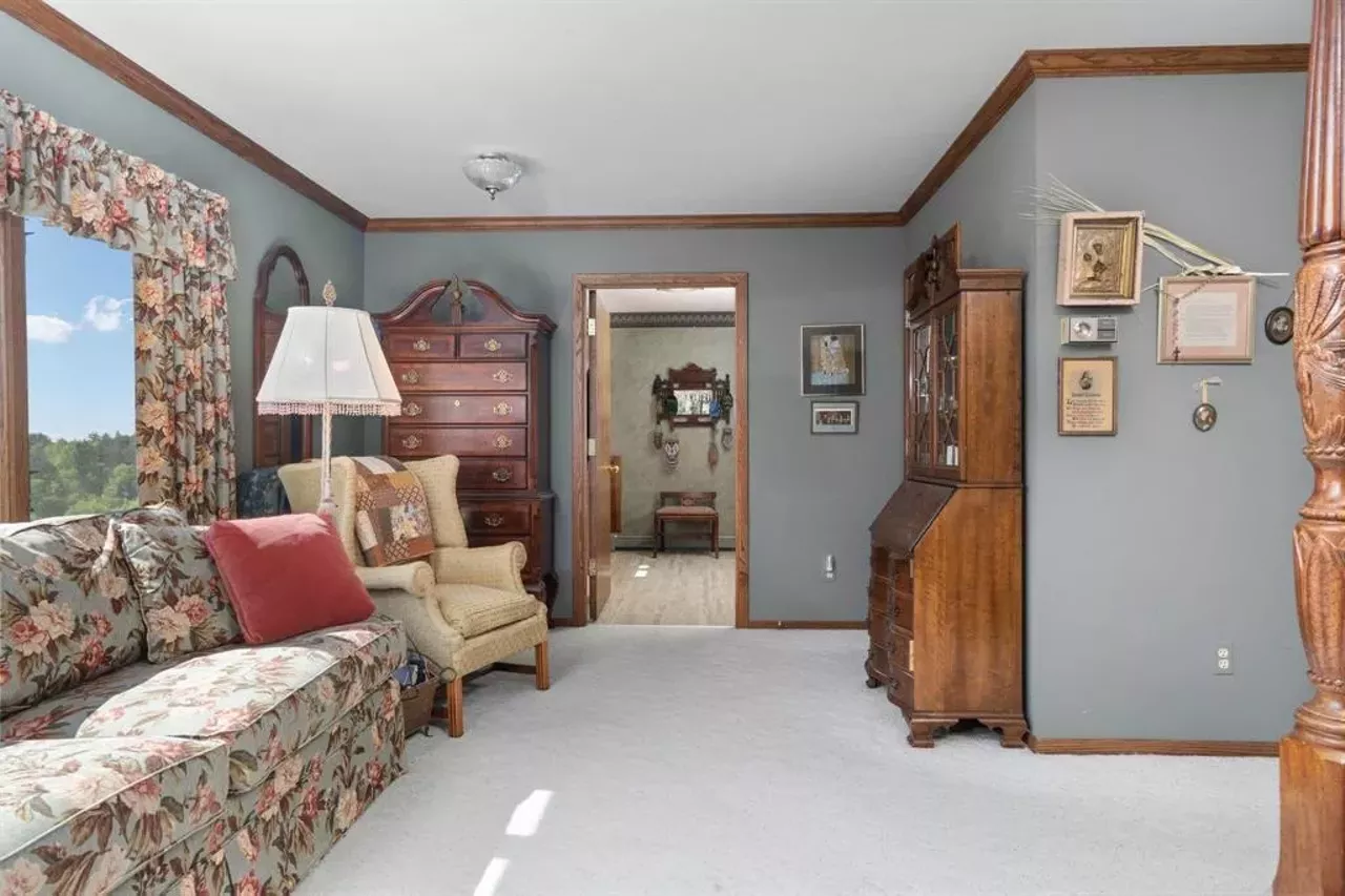 10343 E Hilltop Rd, Suttons Bay, MI 49682