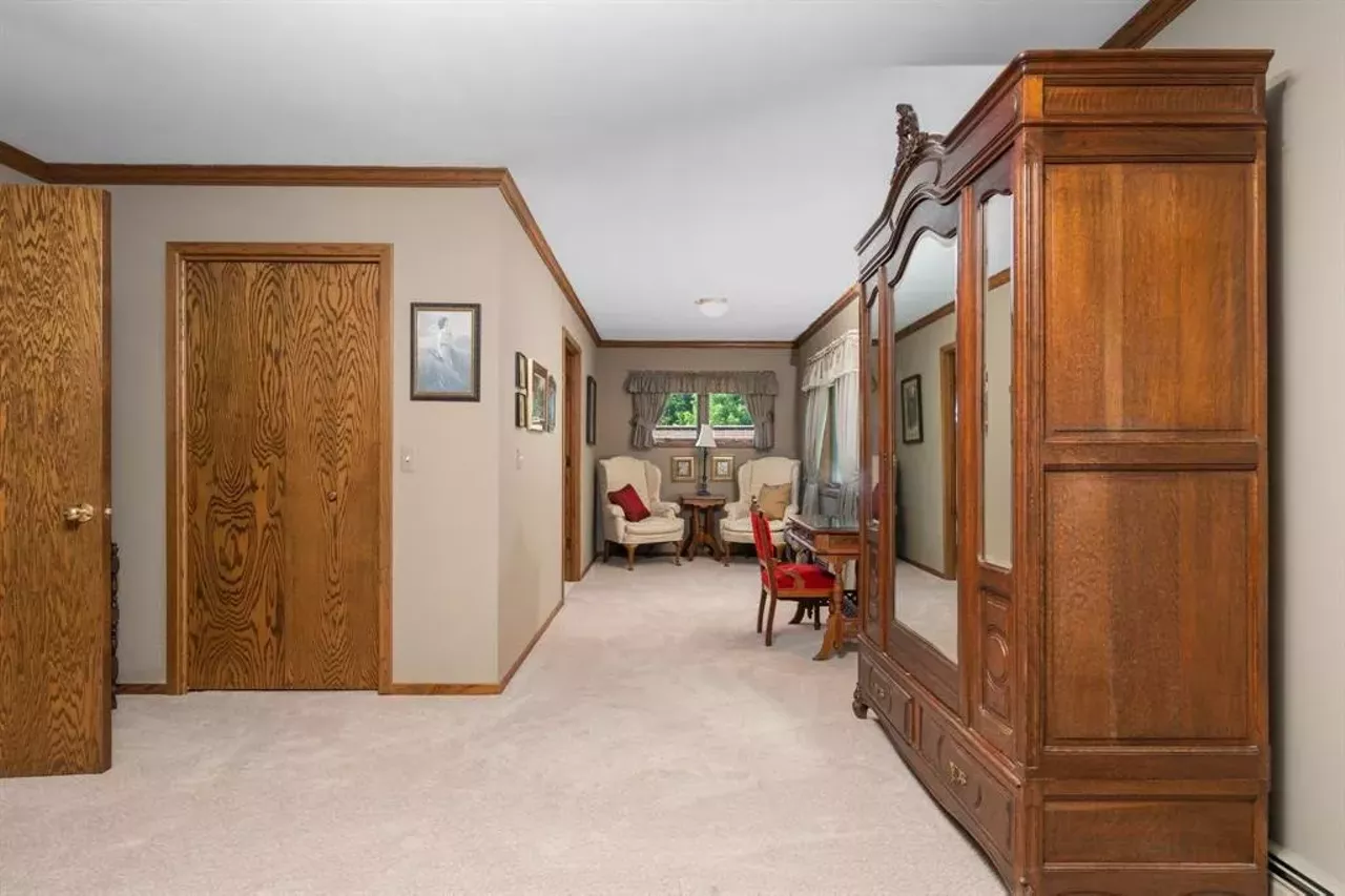 10343 E Hilltop Rd, Suttons Bay, MI 49682