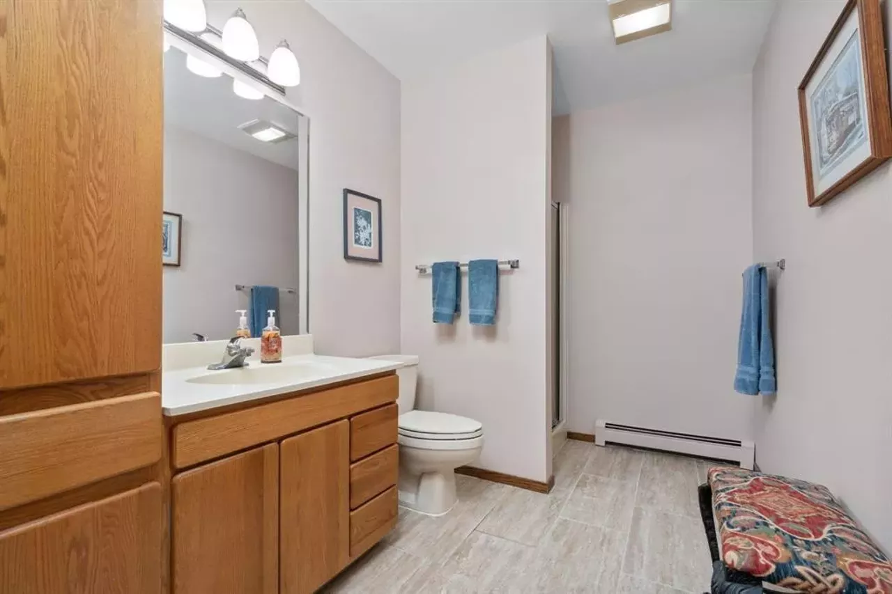 10343 E Hilltop Rd, Suttons Bay, MI 49682