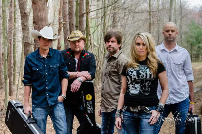 Mandi Layne & the Lost Highway head to Downtown Hoedown