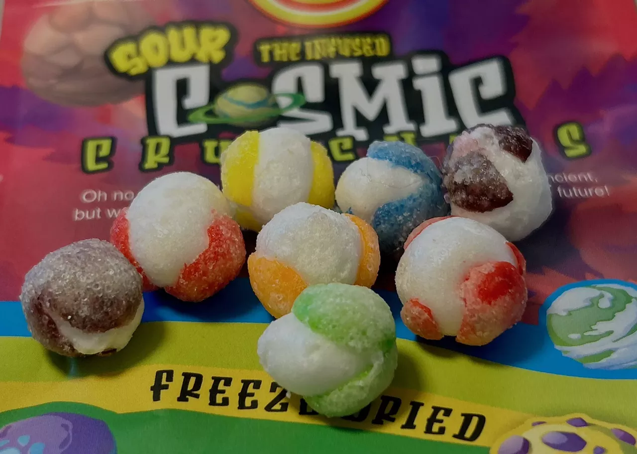 Hey! Captain's Cosmic Crunchers tastes like Skittles.