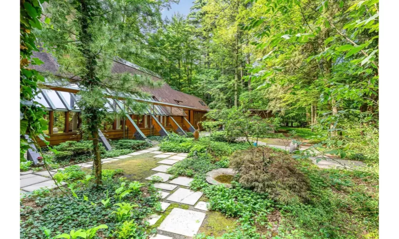 11 Snowfield Ct., Midland, MI 48640
