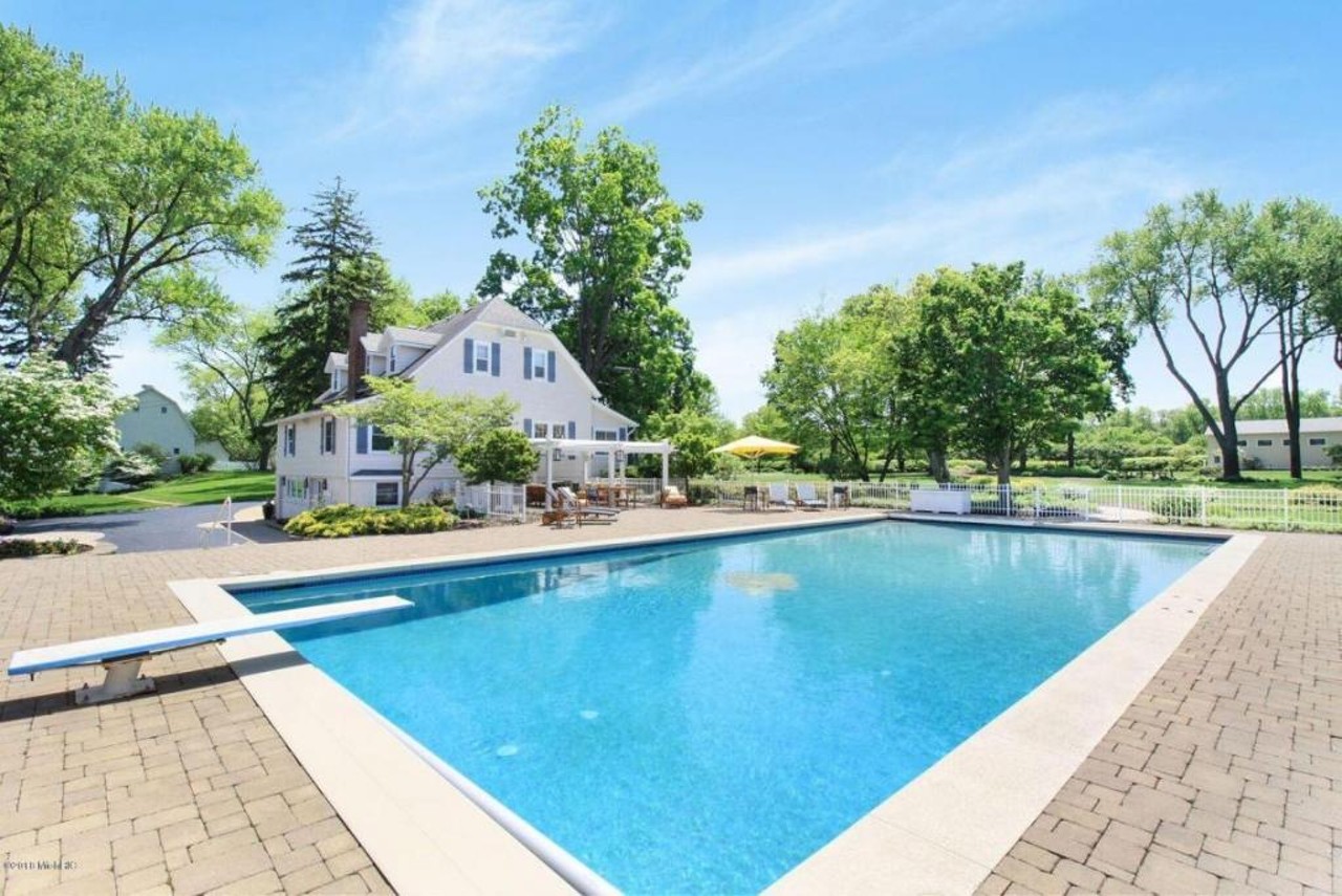 Muhammad Ali&#146;s Michigan mansion is on sale for $2.9 million, let's take a tour