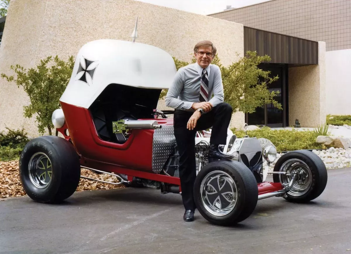 Image: Bob Larivee Sr. and his custom “Red Baron” in the ’70s.