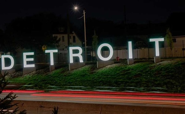 Now that it’s lit up, people seem to like Detroit’s new I-94 sign