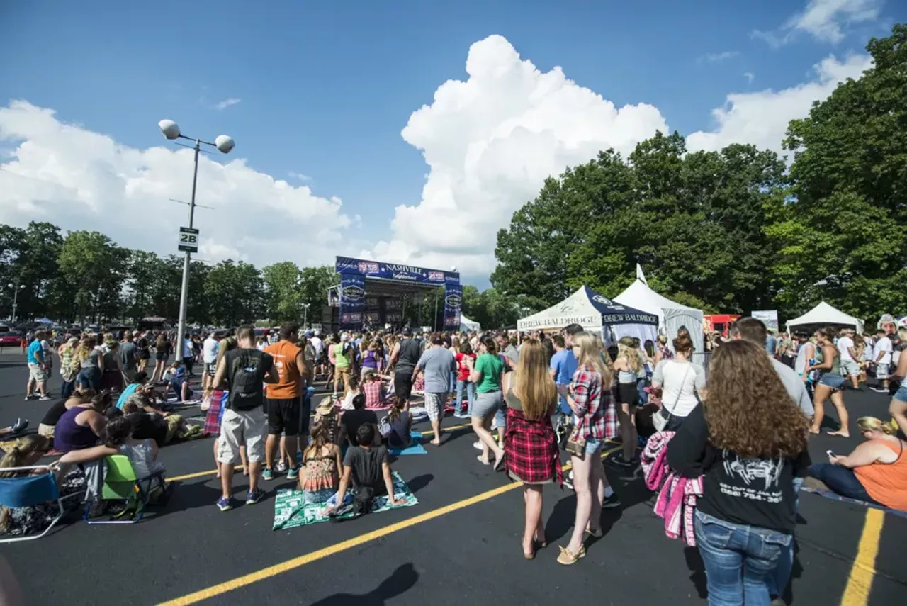 Image: Photos: 99.5 WYCD's Hoedown w/Brad Paisley & Chris Young @ DTE
