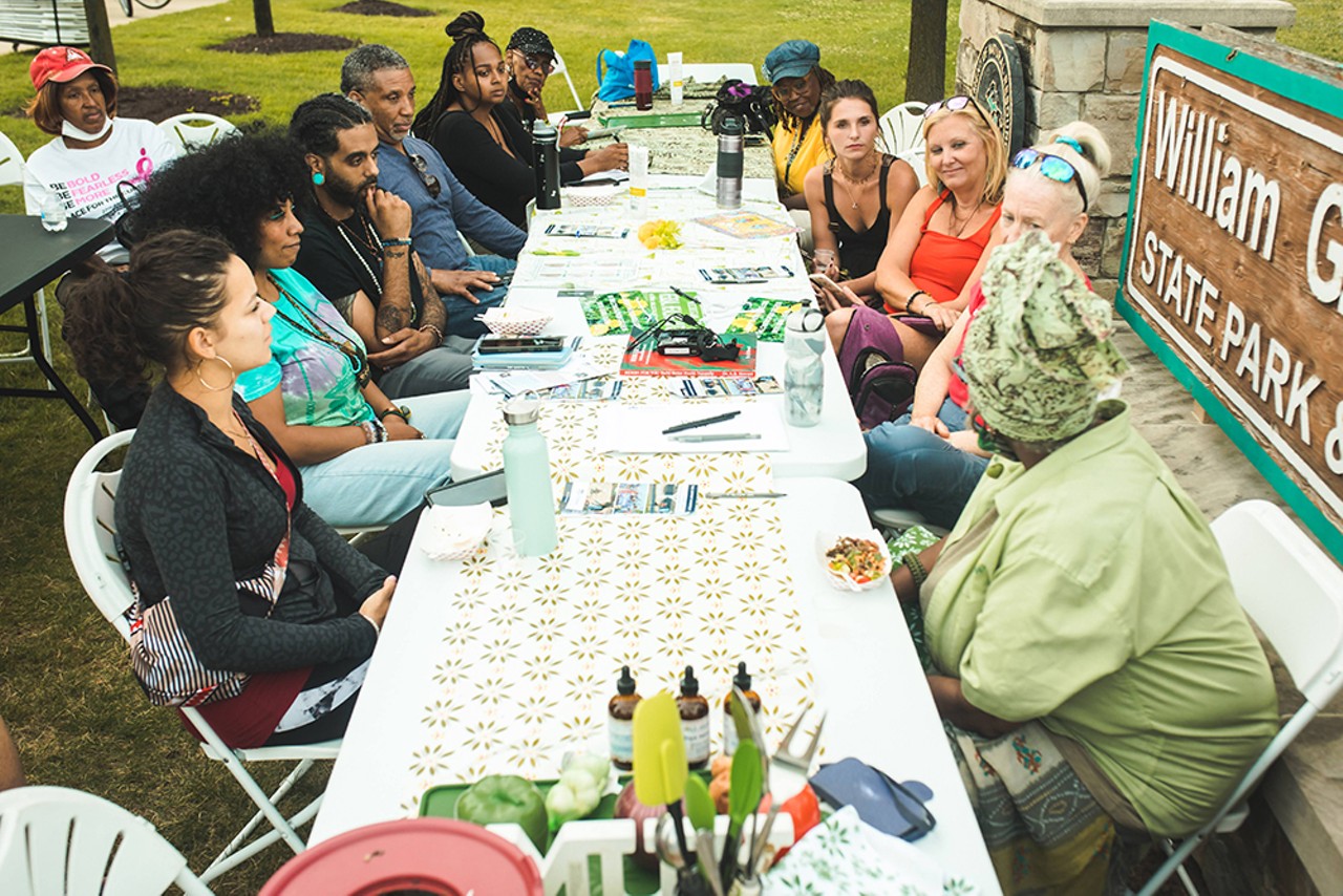 Photos from an‘Herbal Walk &amp; Talk’ tour in Detroit and an herbal medicine class in Hamtramck