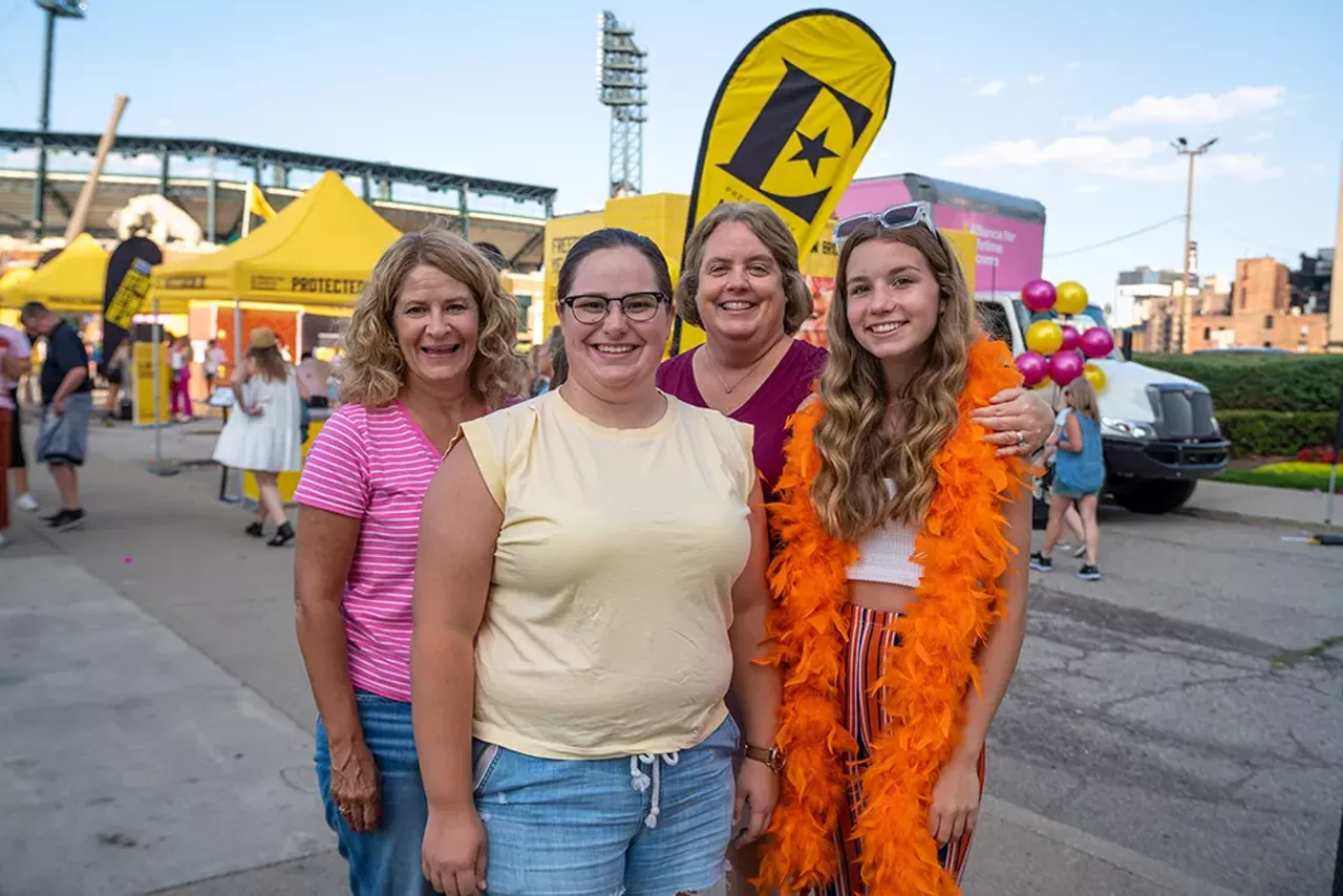 Image: Photos from Elton John’s final performance in Detroit