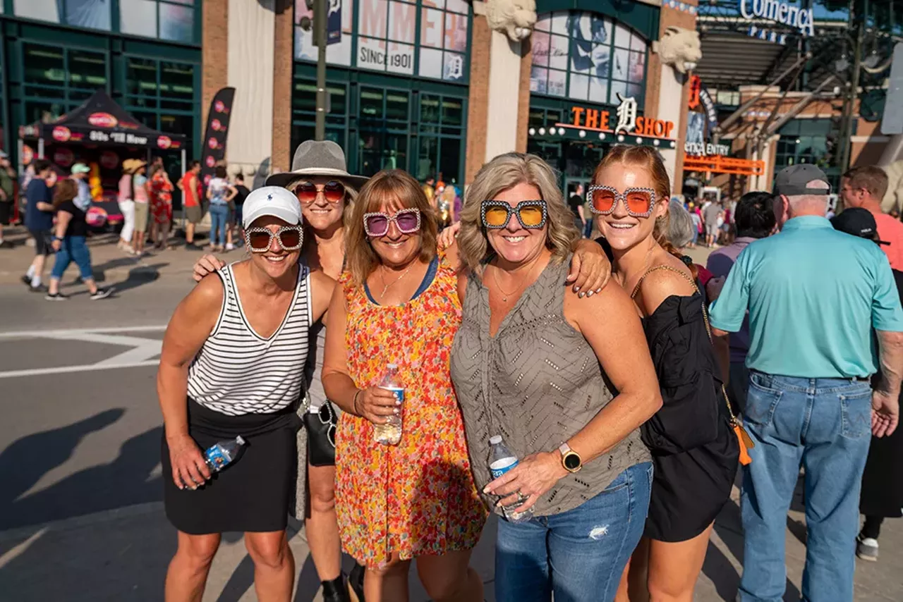 Image: Photos from Elton John’s final performance in Detroit