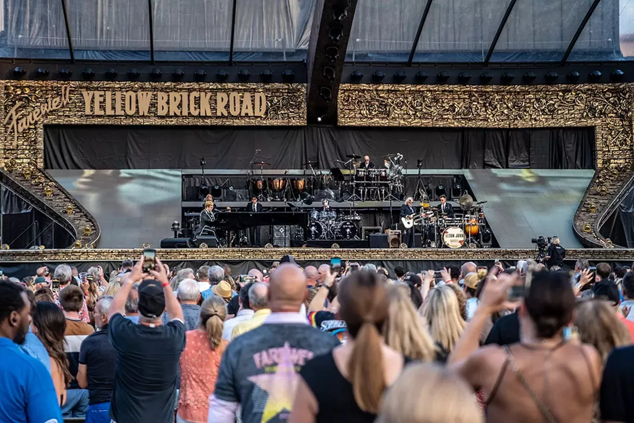 Image: Photos from Elton John’s final performance in Detroit