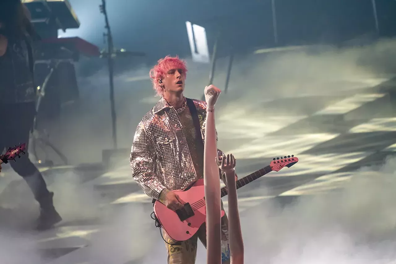 Image: Photos from the Machine Gun Kelly and Avril Lavigne show at Detroit’s Little Caesars Arena