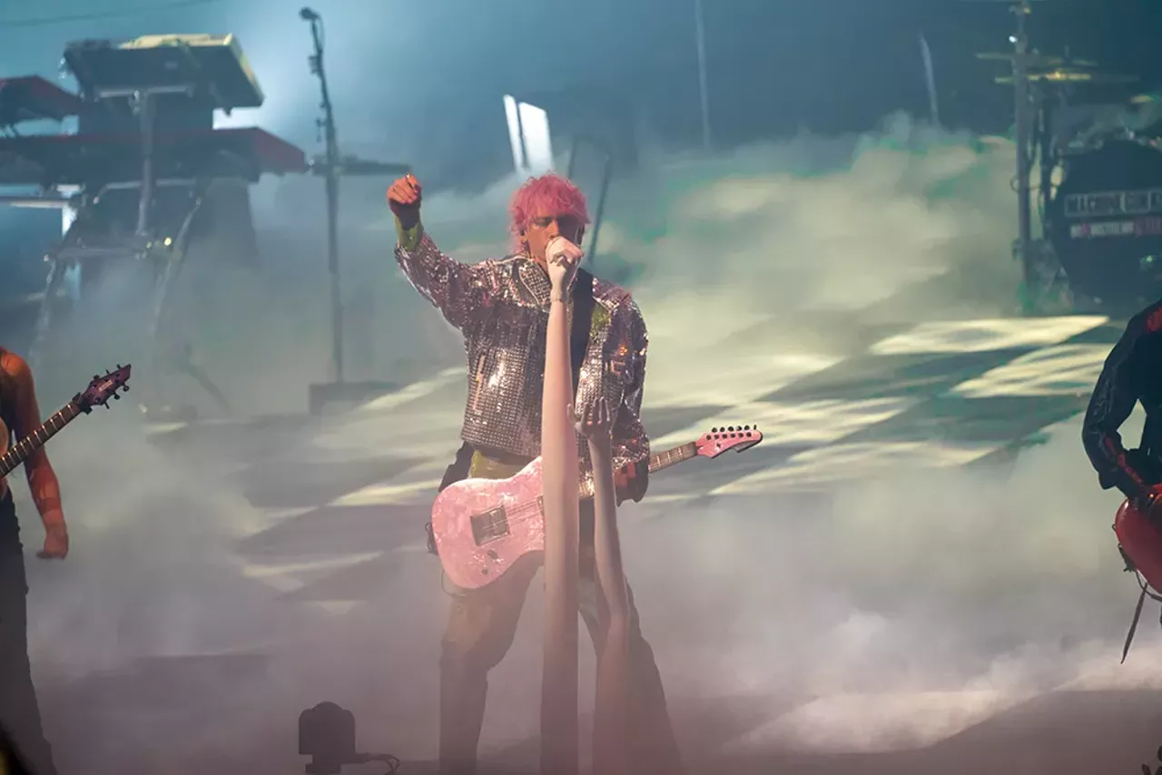 Image: Photos from the Machine Gun Kelly and Avril Lavigne show at Detroit’s Little Caesars Arena