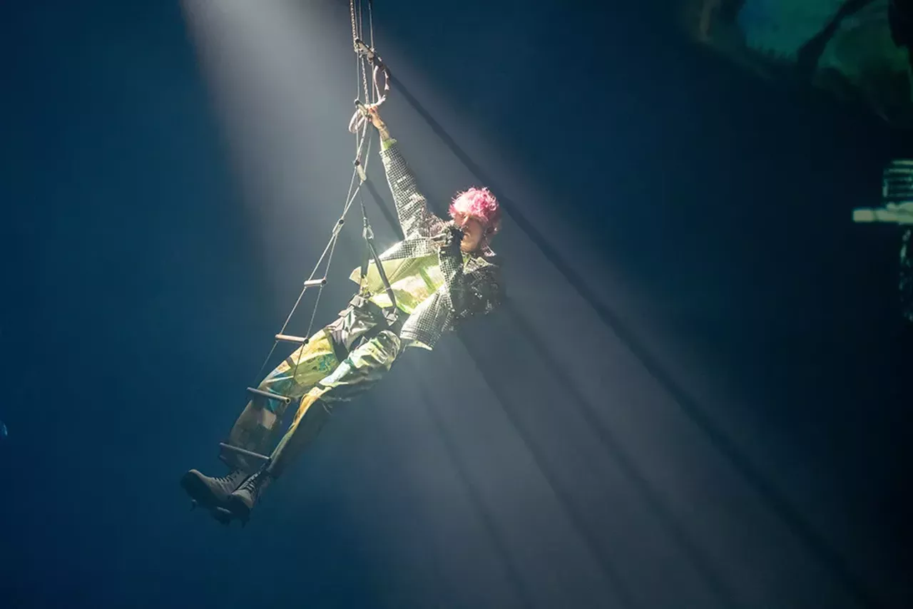 Image: Photos from the Machine Gun Kelly and Avril Lavigne show at Detroit’s Little Caesars Arena