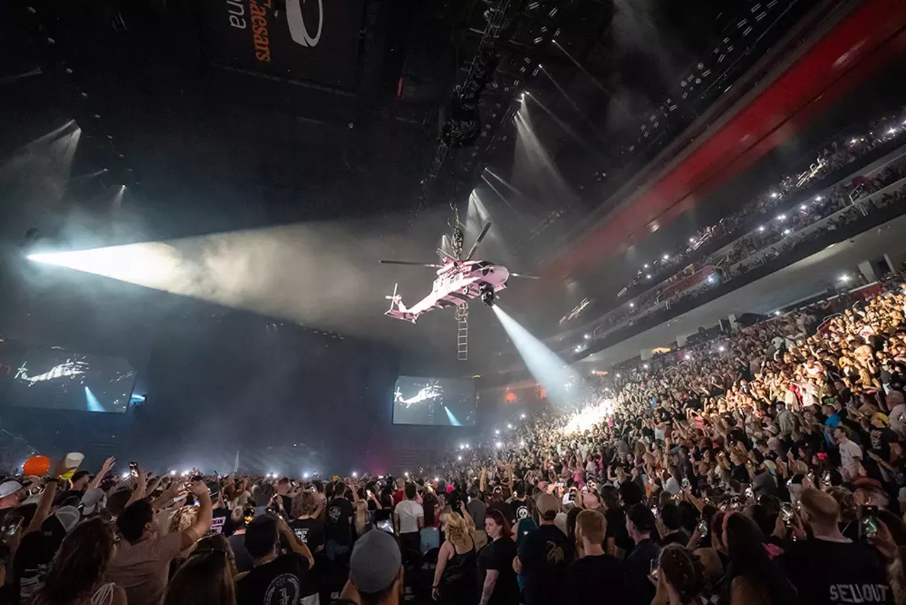 Image: Photos from the Machine Gun Kelly and Avril Lavigne show at Detroit’s Little Caesars Arena