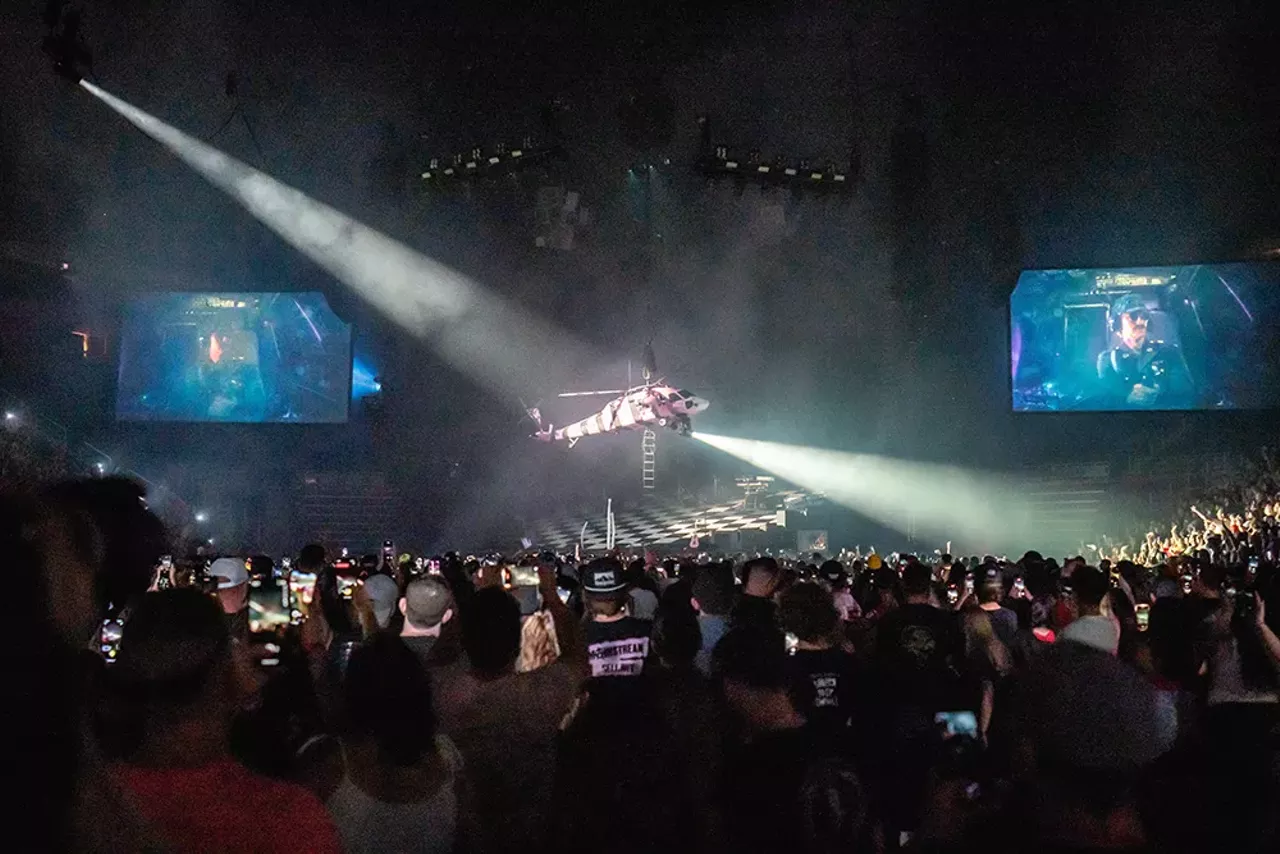 Image: Photos from the Machine Gun Kelly and Avril Lavigne show at Detroit’s Little Caesars Arena