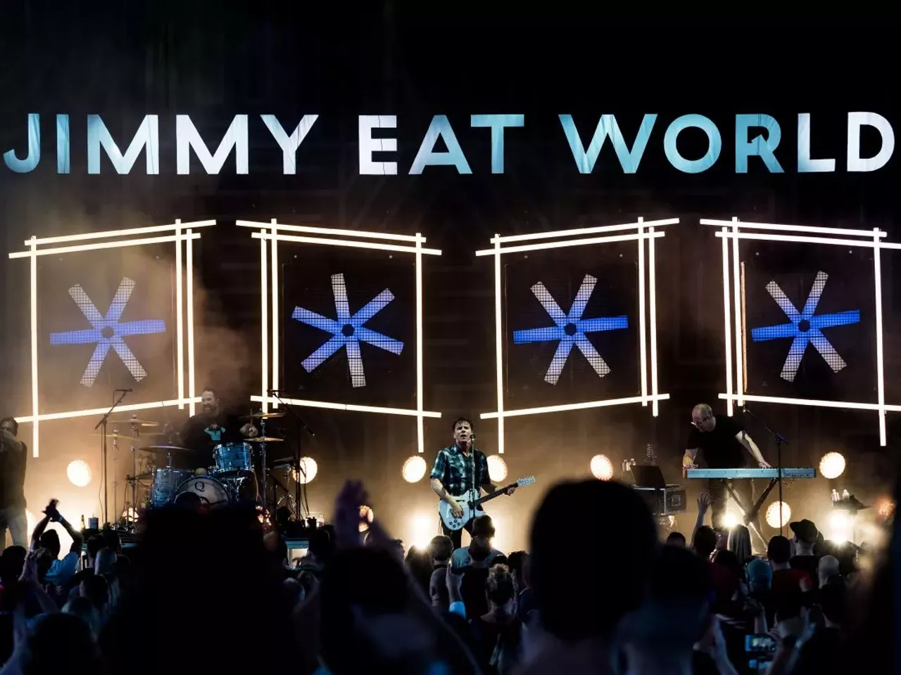 Image: Photos from Third Eye Blind and Jimmy Eat World at Michigan Lottery Amphitheatre
