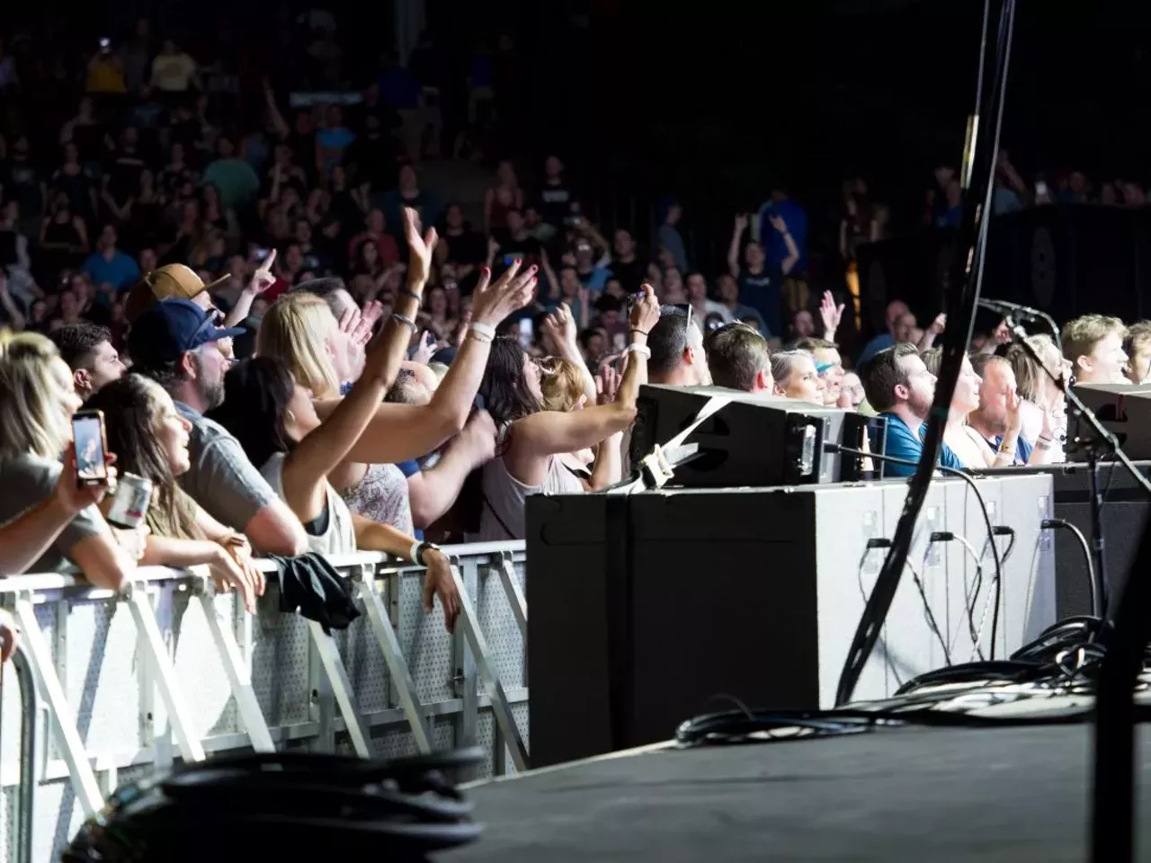 Image: Photos from Third Eye Blind and Jimmy Eat World at Michigan Lottery Amphitheatre