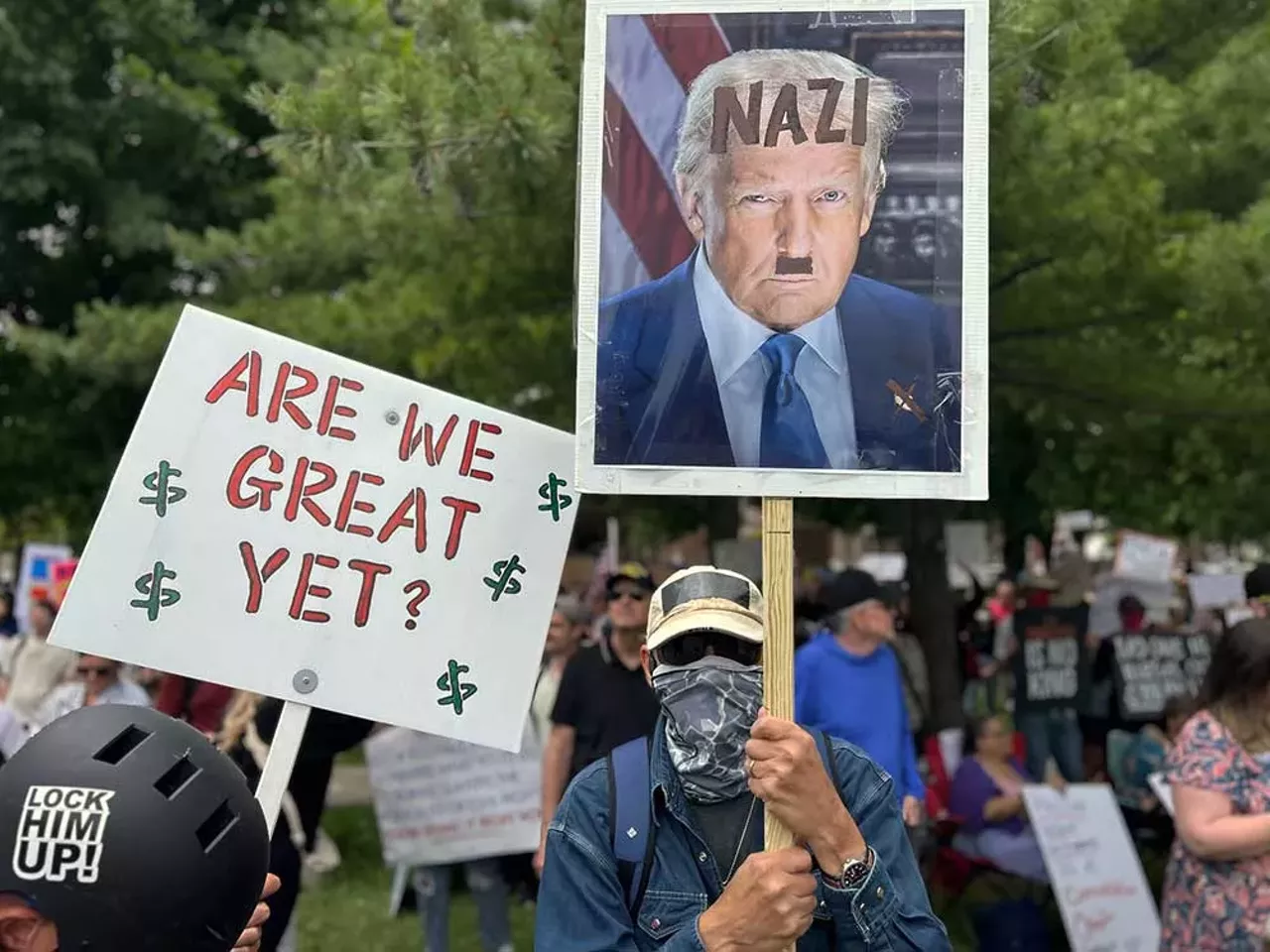 Image: Photos show powerful turnout at Detroit ‘No Kings’ protest against Trump