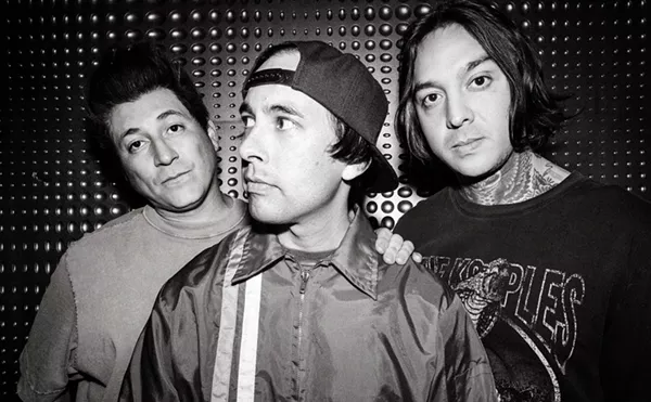 Image: Pierce The Veil - I Can't Hear You World Tour