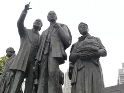 Image: Pointing to freedom