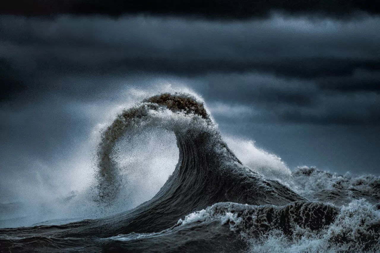 Image: Powerful Lake Erie wave photos show the wilder side of our Great Lake