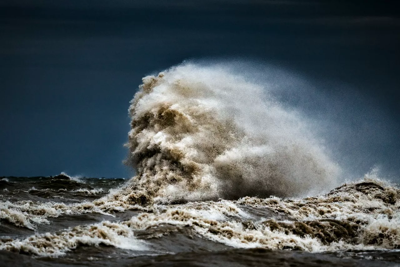 Image: Powerful Lake Erie wave photos show the wilder side of our Great Lake