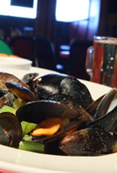 Pub-style mussels, a sample sized beer, and a Bloody Mary