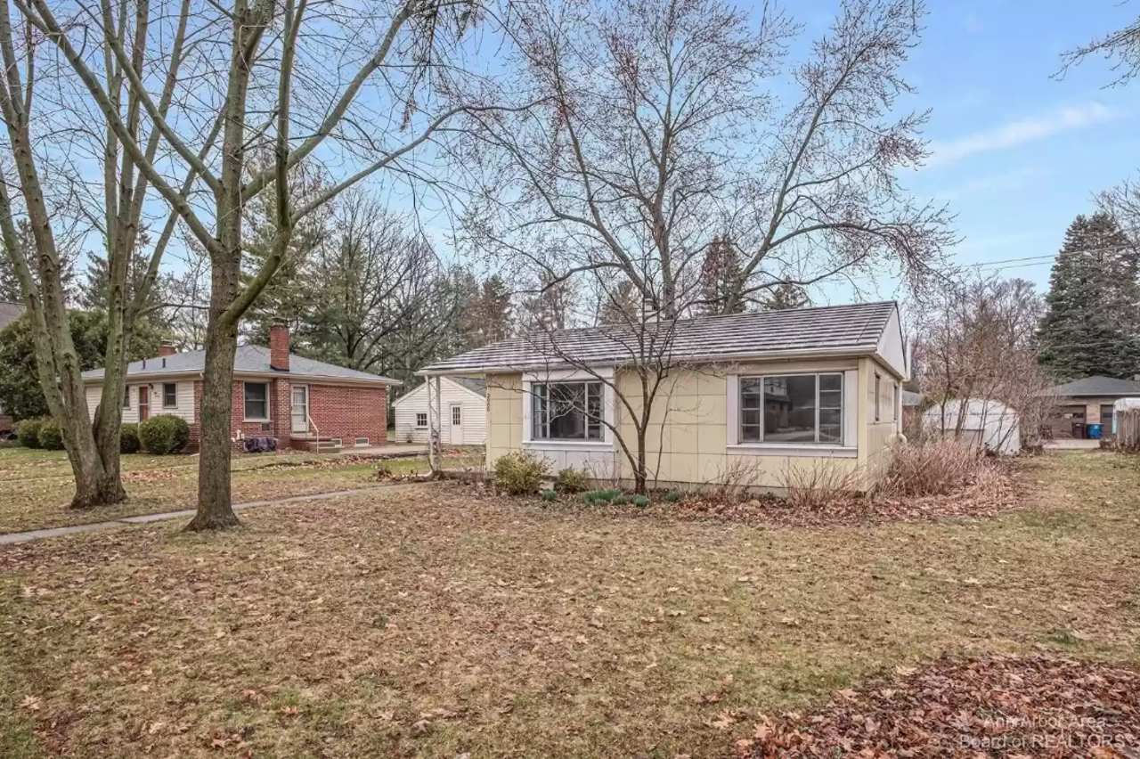 Image: Rare retro Lustron house is for sale in Ann Arbor
