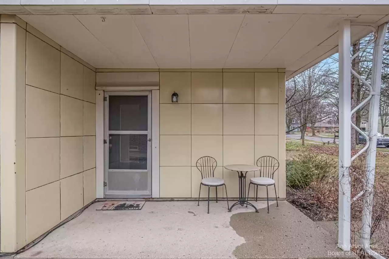 Image: Rare retro Lustron house is for sale in Ann Arbor
