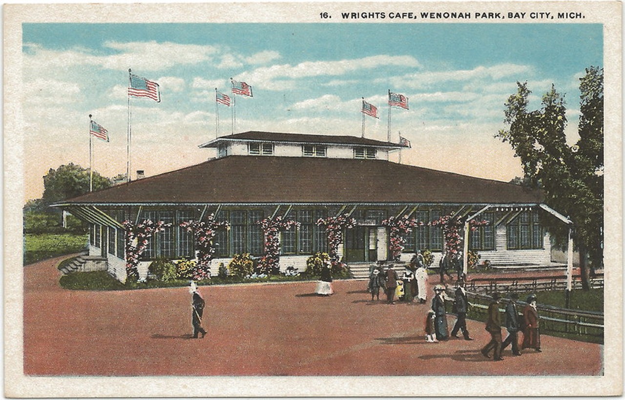 Wenona Beach Amusement Park, Bangor Township (1887-1964)
Established by lumber barons, it had a large pavilion, a pier, a boardwalk, a casino, vaudeville performances, and bath houses. It was damaged in a large storm in 1947 and is now a trailer park.