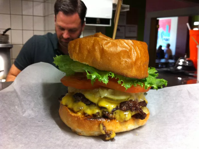 Restaurant Review: MamO Burger Bar